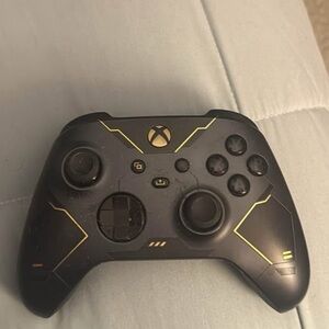 Wireless Limited Edition Halo Controller  - Black and Gold